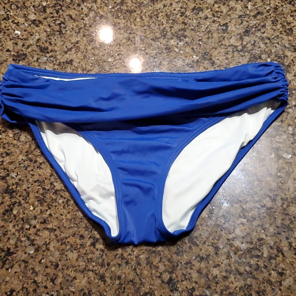 Victoria's Secret bikini bottoms size M
